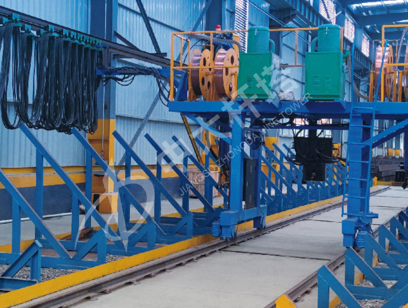 Double-arc double-wire cantilever welding machine